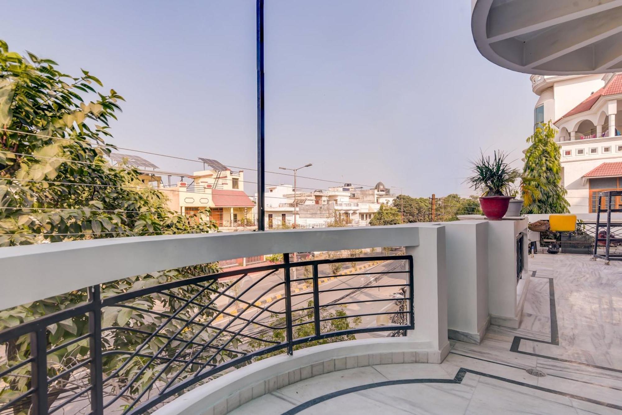 Hotel O Vimal Vatika Lucknow Esterno foto